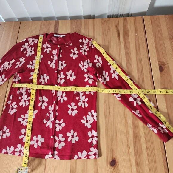 Carolina Herrera Red White Floral Cardigan Feminine Faux Pearl Buttons Silk XS - Picture 8 of 12